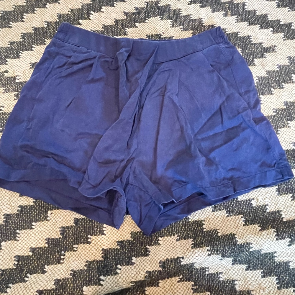 Lululemon shorts size 4